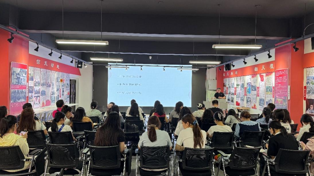 为学的文明自觉和文化自信 ——马克思主义学院成功举办“第二个结合”专家讲座